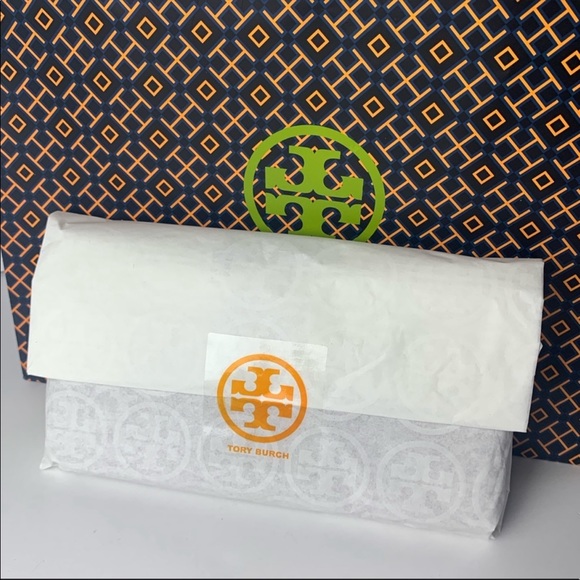Tory Burch Emerson Leather Zip Around Wallet - Picture 8 of 8